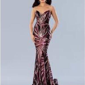 LaDivine Elegant Burgundy Strapless Evening Gown